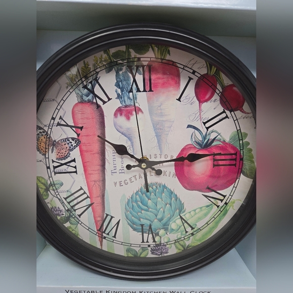 Michel Design Works Vegetable Kingdom Kitchen Wall Clock Metal & Glass Framed - Picture 4 of 9